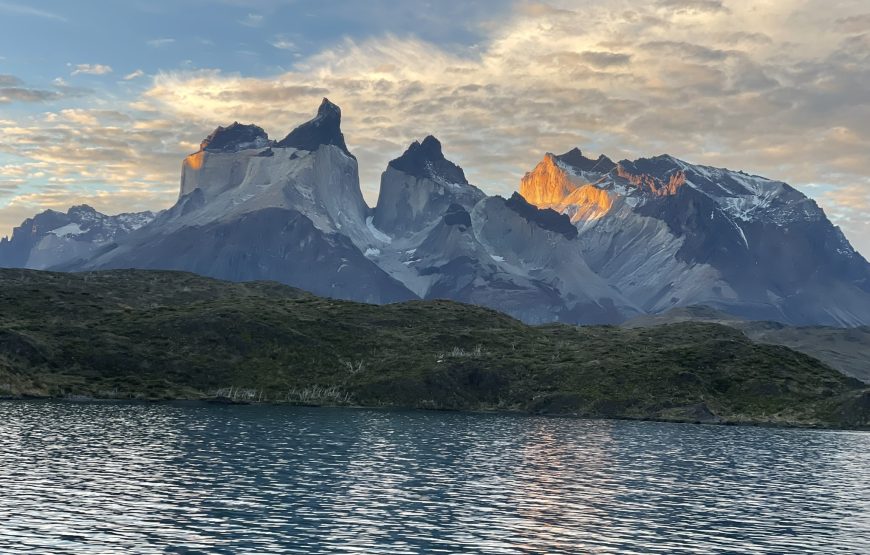 Guided W Trek 4 Days | Torres del Paine: Adventure & Full Logistics